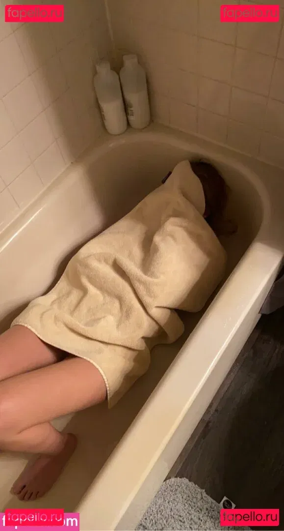 Useless-cum-bucket Onlyfans Photo Gallery 