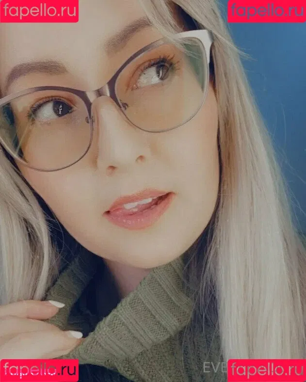 everlymoon Onlyfans Photo Gallery 