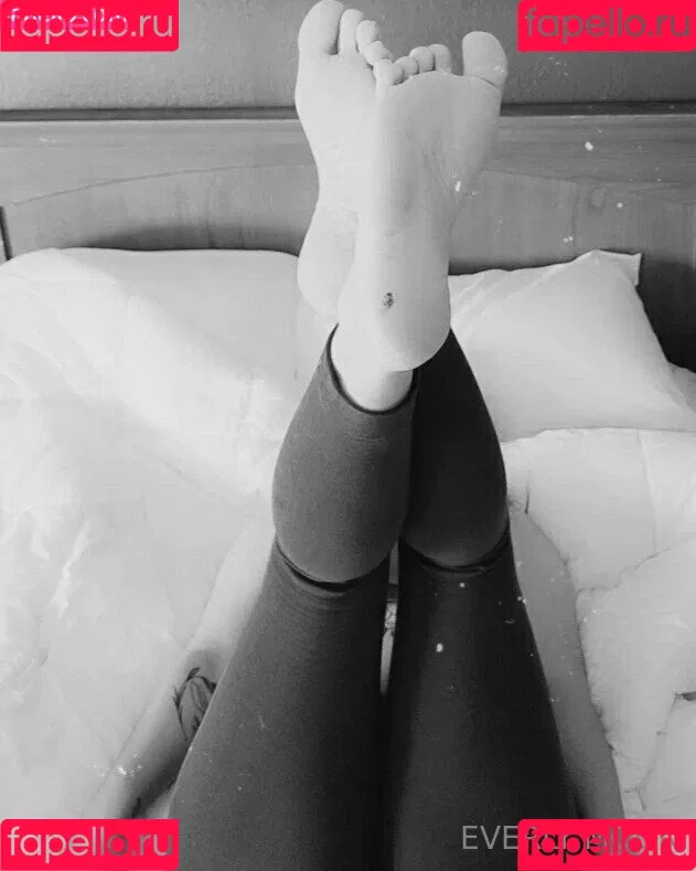 everlymoon Onlyfans Photo Gallery 