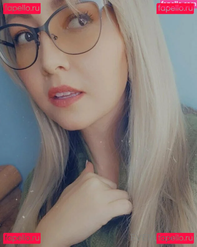 everlymoon Onlyfans Photo Gallery 