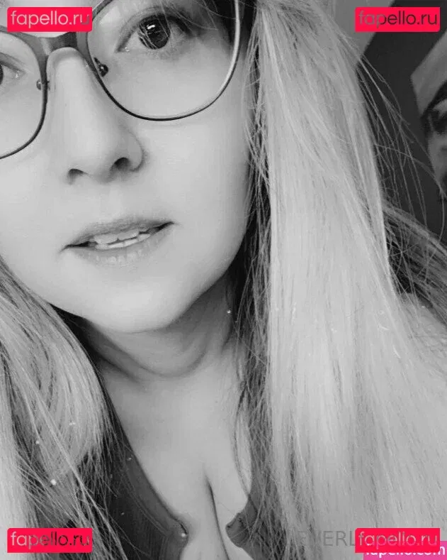 everlymoon Onlyfans Photo Gallery 