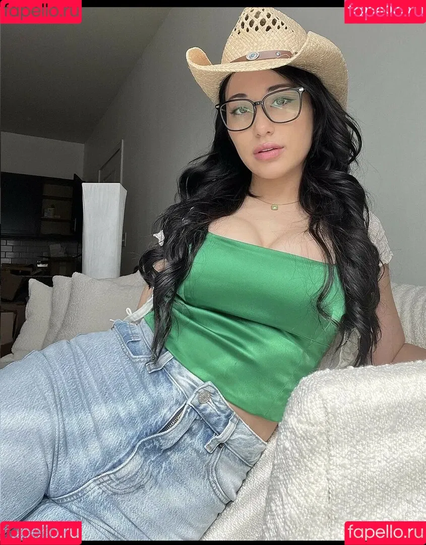f1elly Onlyfans Photo Gallery 