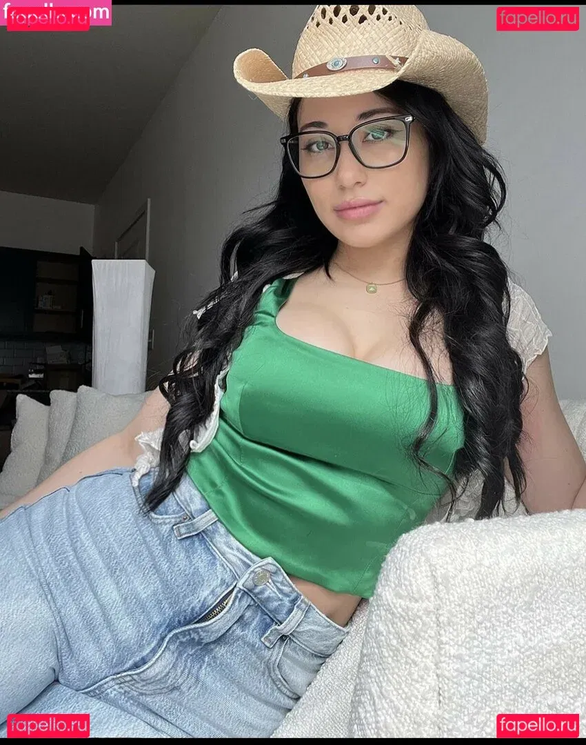 f1elly Onlyfans Photo Gallery 