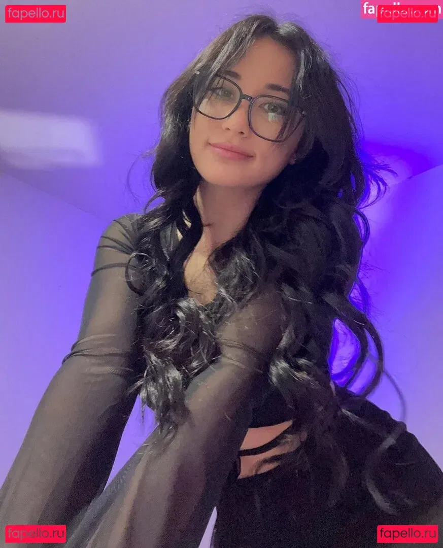 f1elly Onlyfans Photo Gallery 