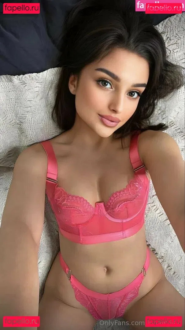 lunamilian Onlyfans Photo Gallery 