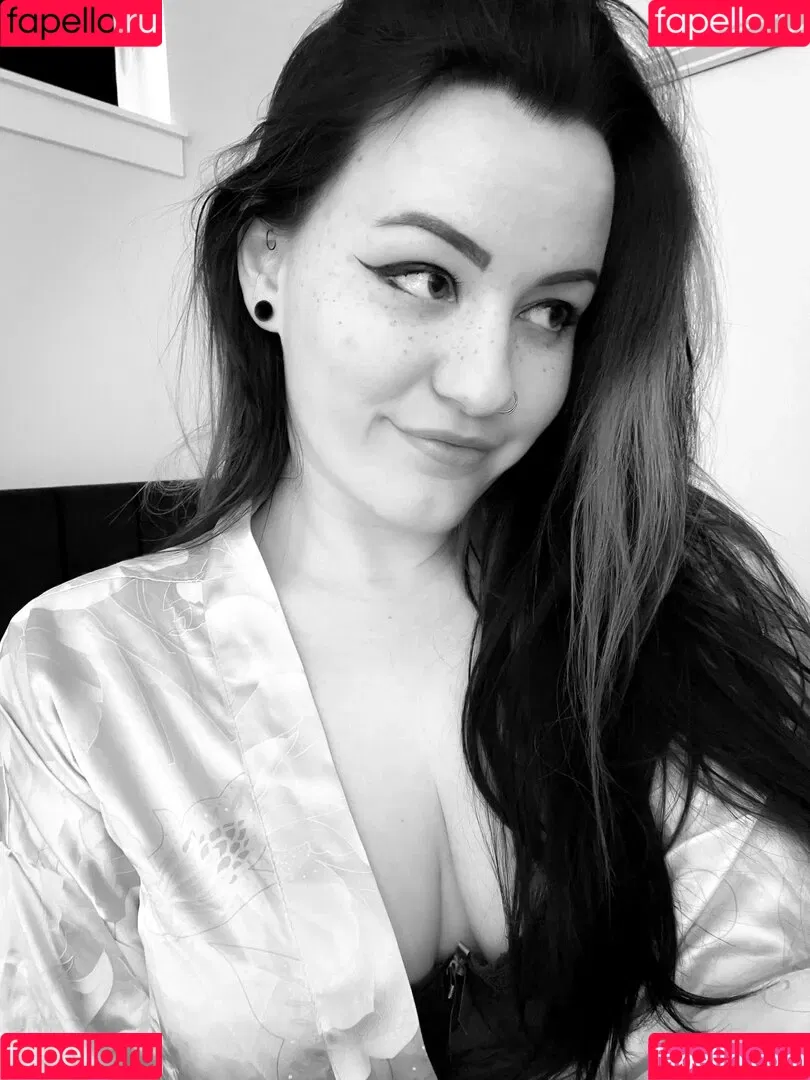 ConcealedBones Onlyfans Photo Gallery 