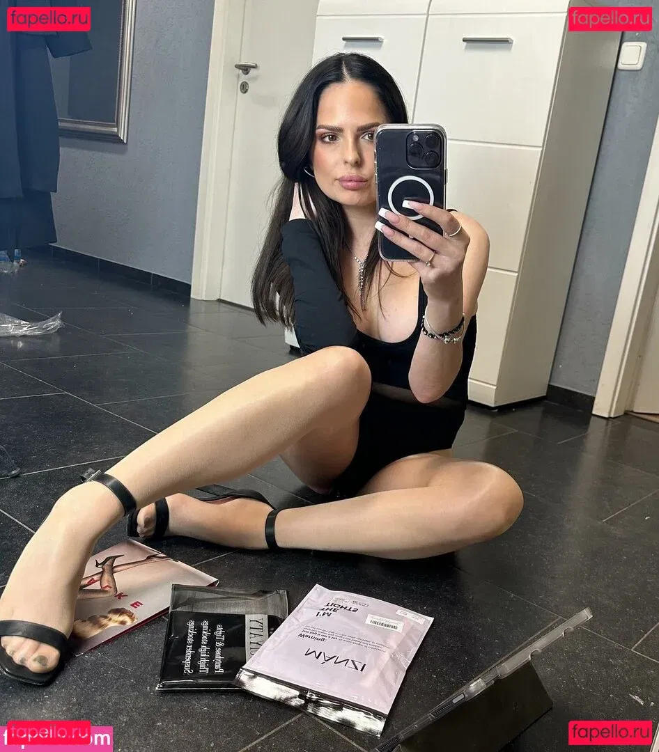 Bella Donna Onlyfans Photo Gallery 