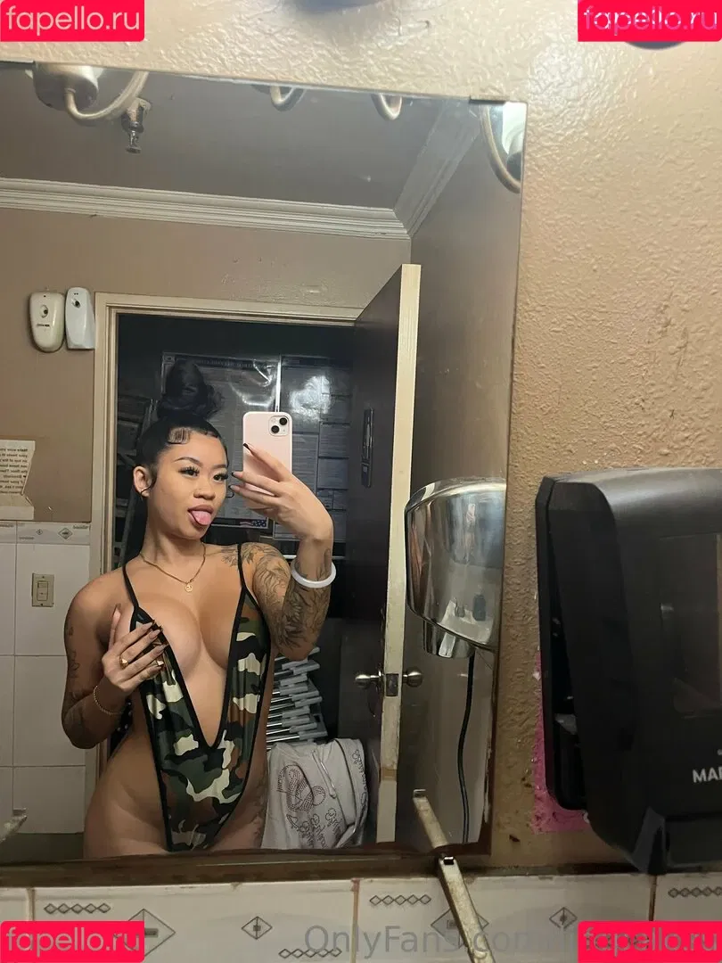 lingcakes Onlyfans Photo Gallery 