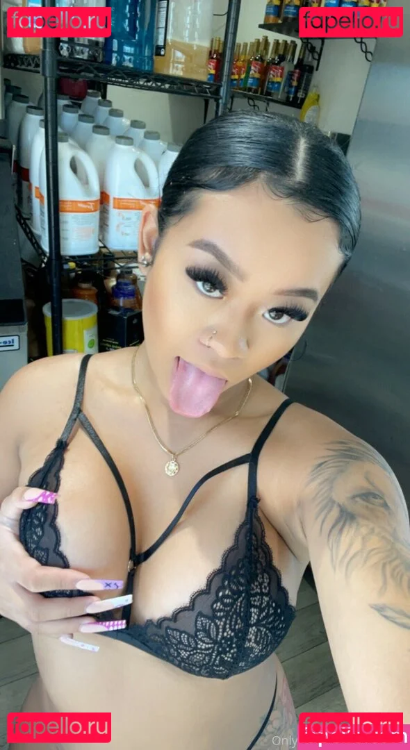 lingcakes Onlyfans Photo Gallery 