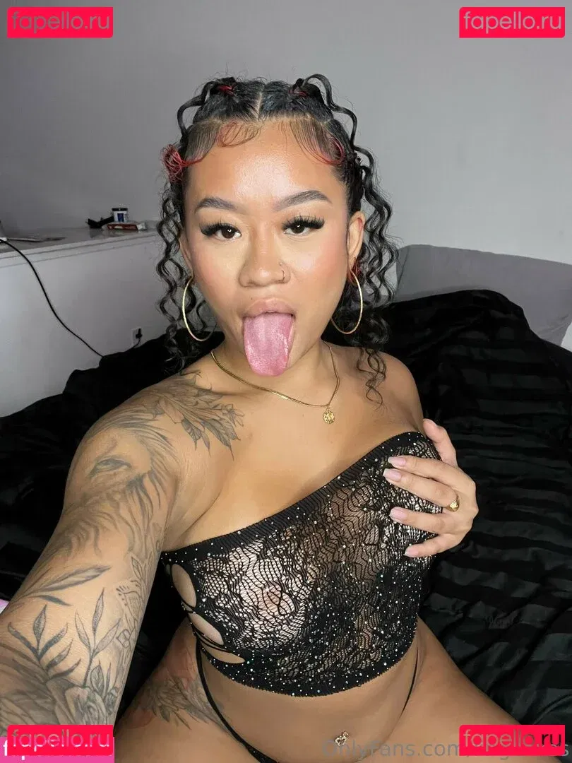 lingcakes Onlyfans Photo Gallery 