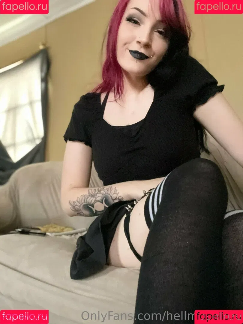 hellmoshfree Onlyfans Photo Gallery 