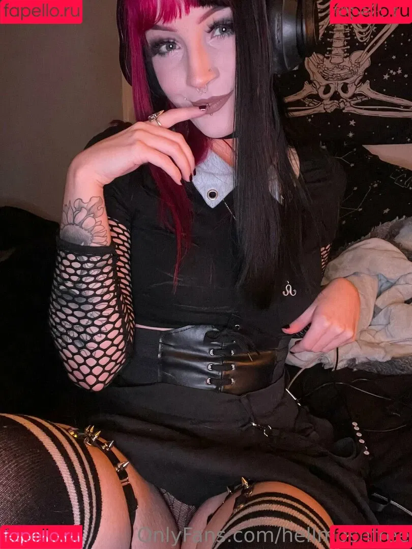 hellmoshfree Onlyfans Photo Gallery 