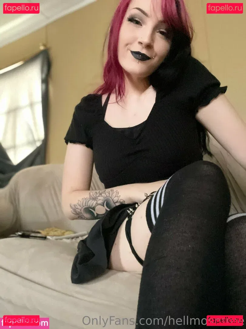 hellmoshfree Onlyfans Photo Gallery 