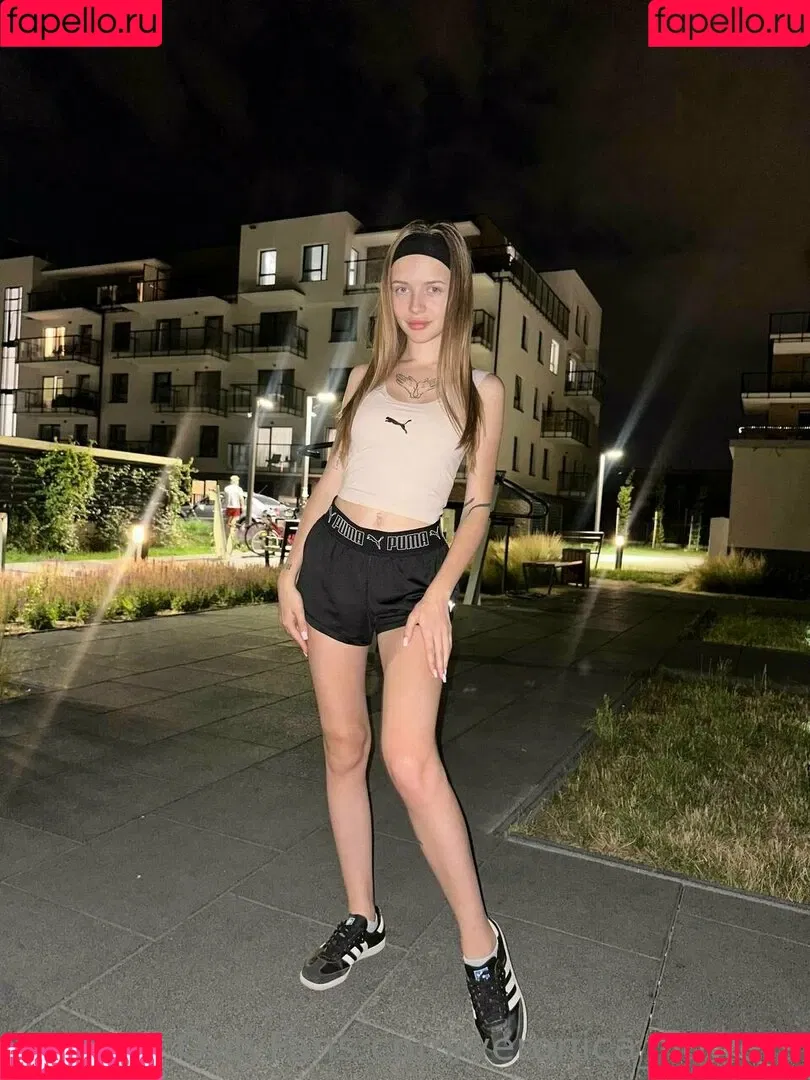veronica_flowers Onlyfans Photo Gallery 