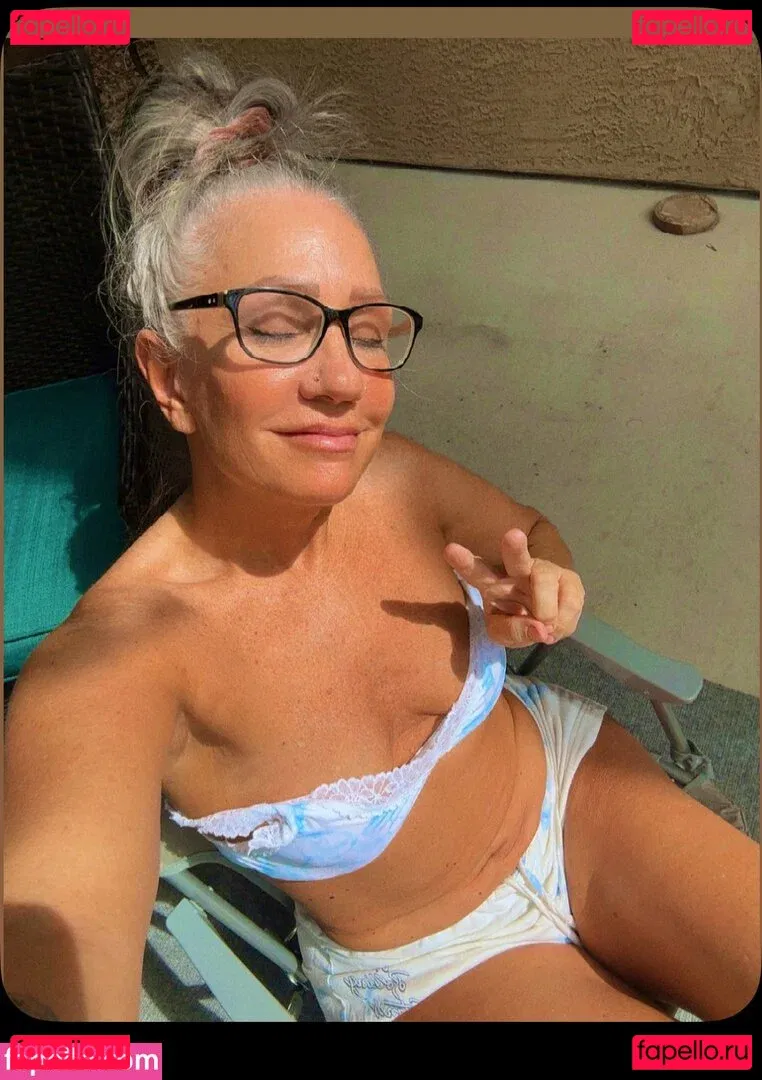 YFGTricia Onlyfans Photo Gallery 