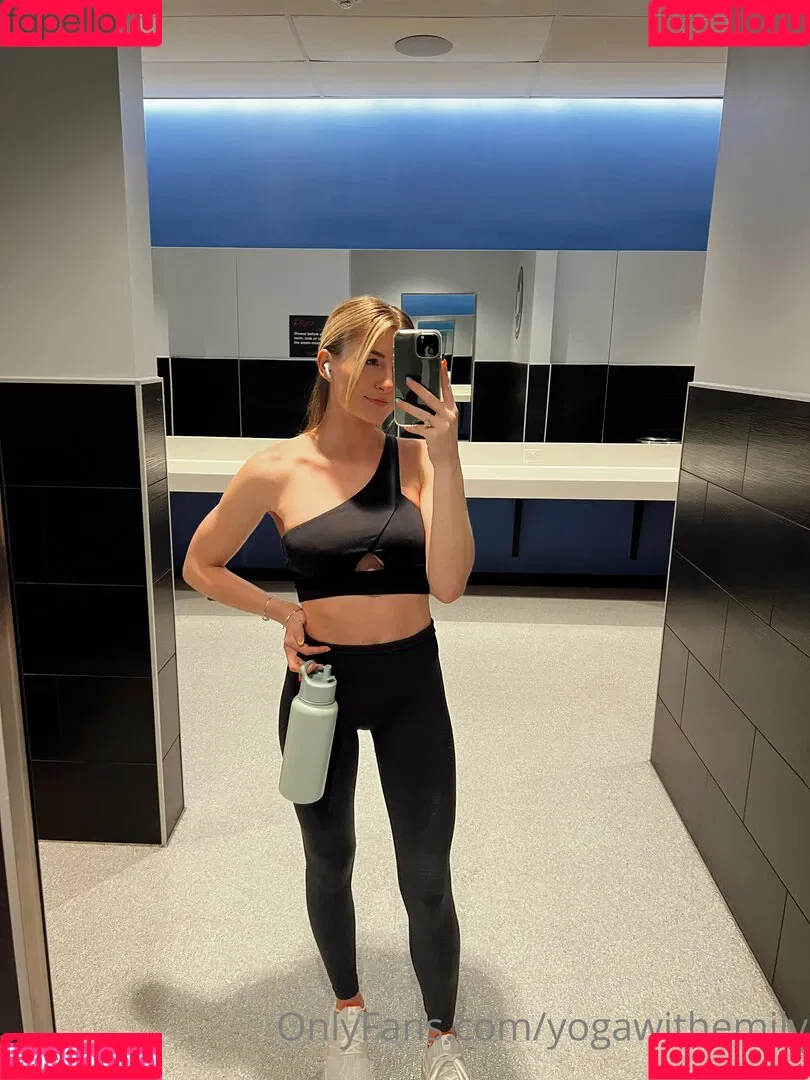 yogawithemily Onlyfans Photo Gallery 
