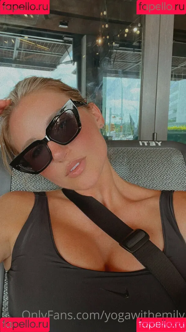 yogawithemily Onlyfans Photo Gallery 
