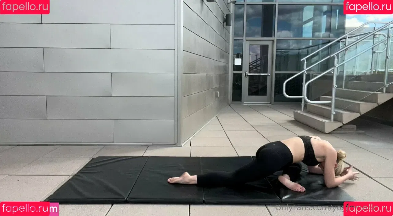 yogawithemily Onlyfans Photo Gallery 