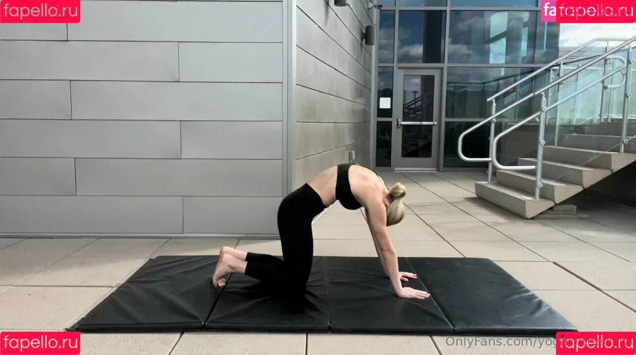 yogawithemily Onlyfans Photo Gallery 