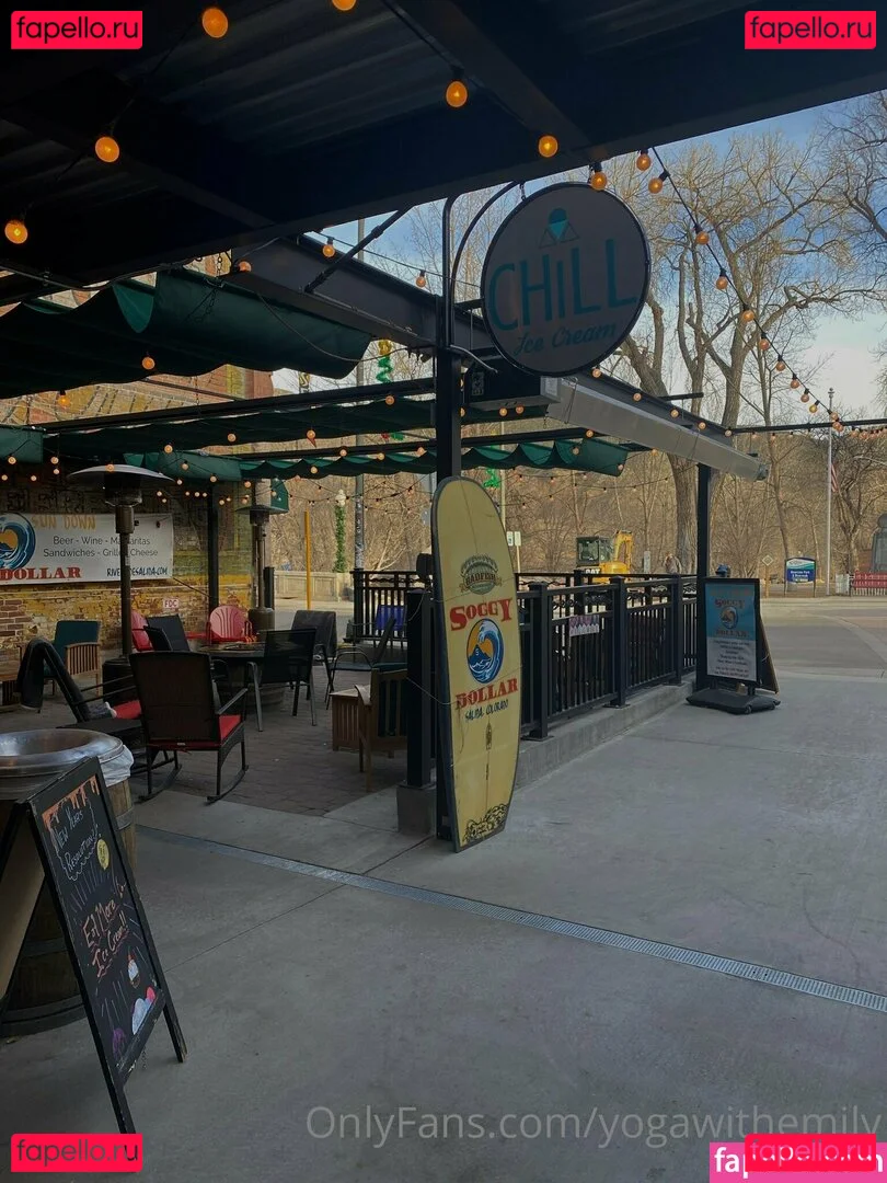 yogawithemily Onlyfans Photo Gallery 