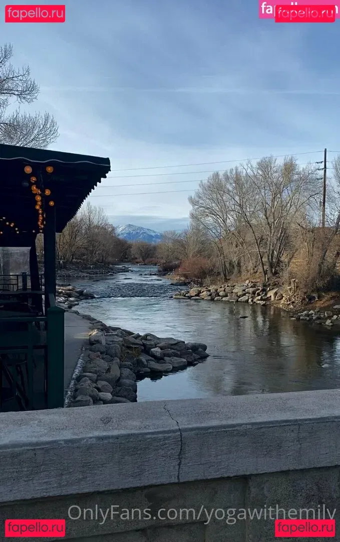 yogawithemily Onlyfans Photo Gallery 