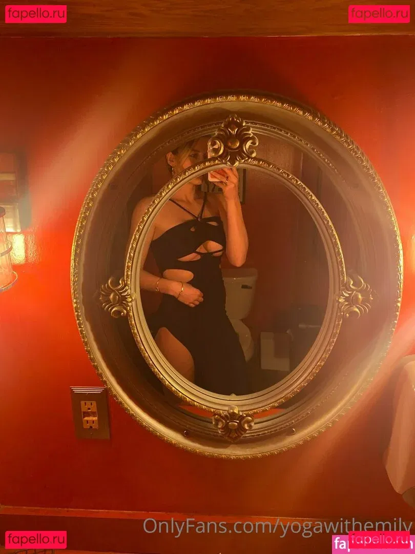 yogawithemily Onlyfans Photo Gallery 