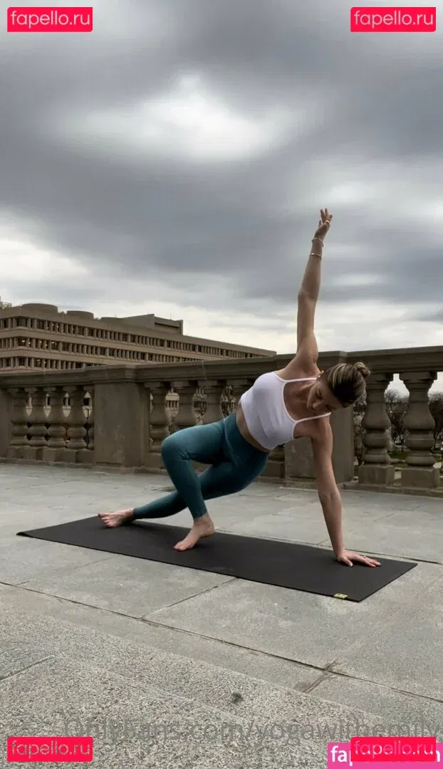 yogawithemily Onlyfans Photo Gallery 