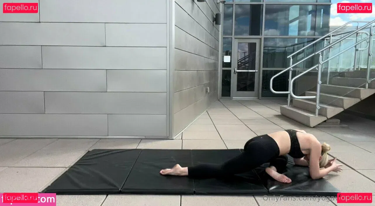 yogawithemily Onlyfans Photo Gallery 