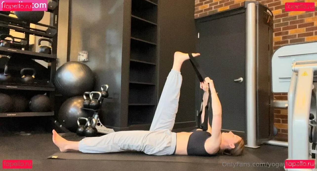 yogawithemily Onlyfans Photo Gallery 