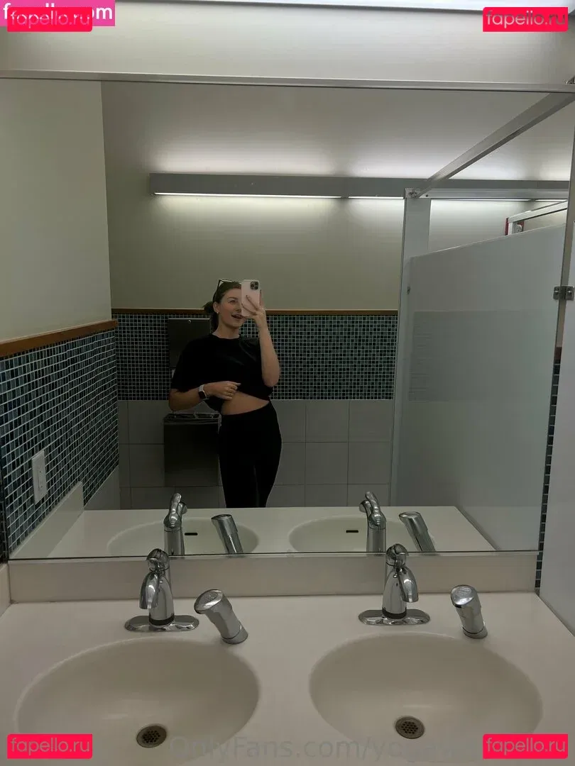 yogawithemily Onlyfans Photo Gallery 