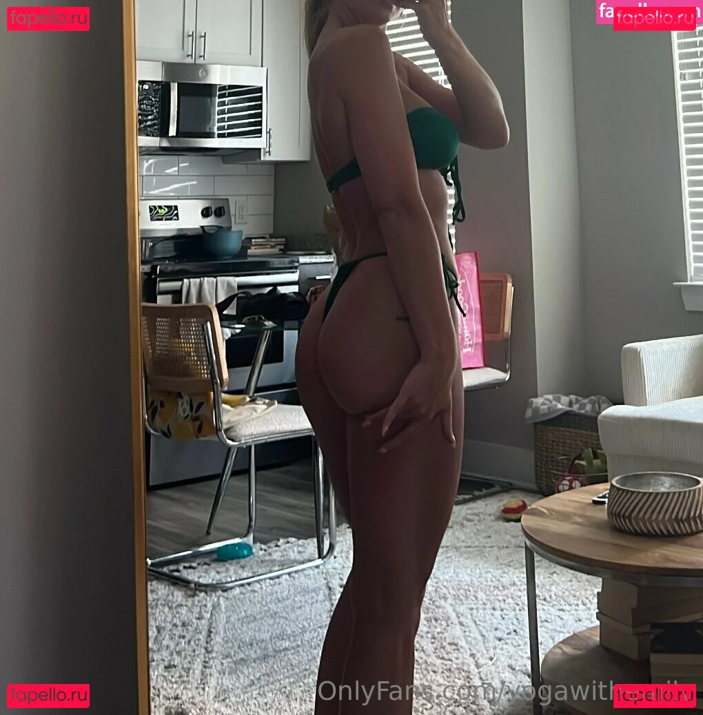 yogawithemily Onlyfans Photo Gallery 