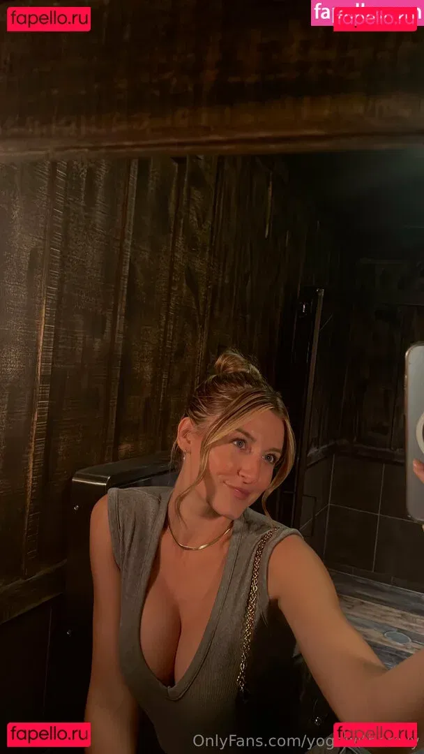 yogawithemily Onlyfans Photo Gallery 