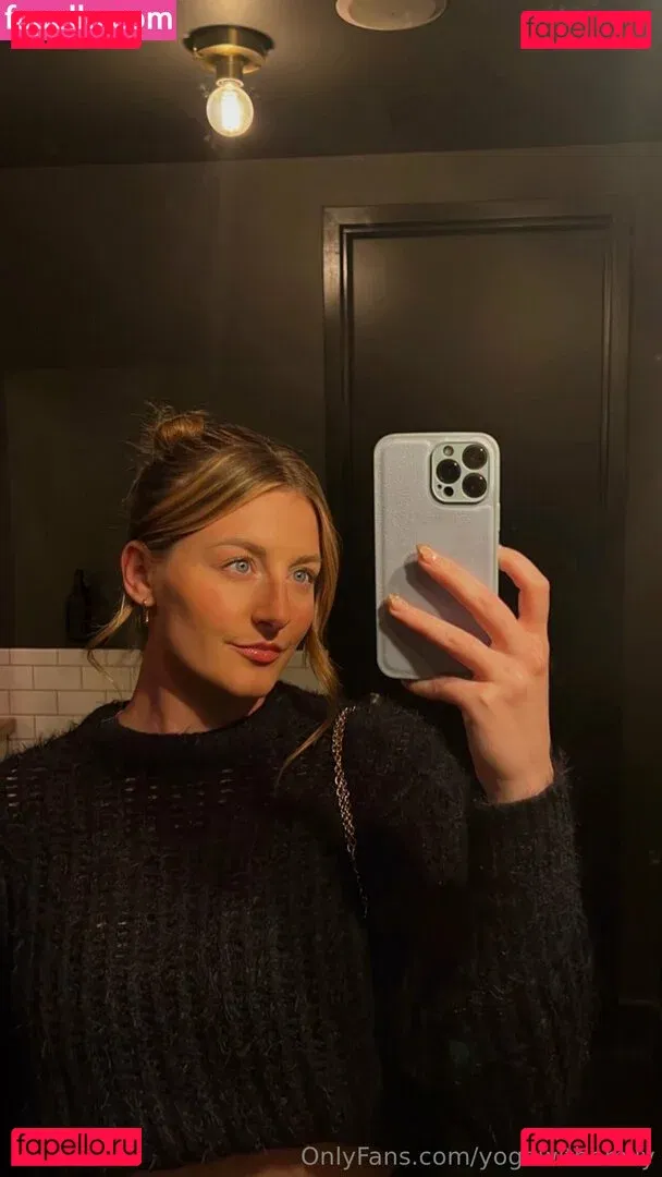 yogawithemily Onlyfans Photo Gallery 