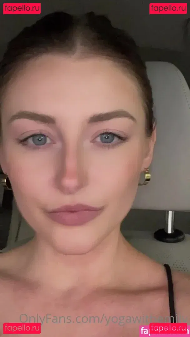 yogawithemily Onlyfans Photo Gallery 