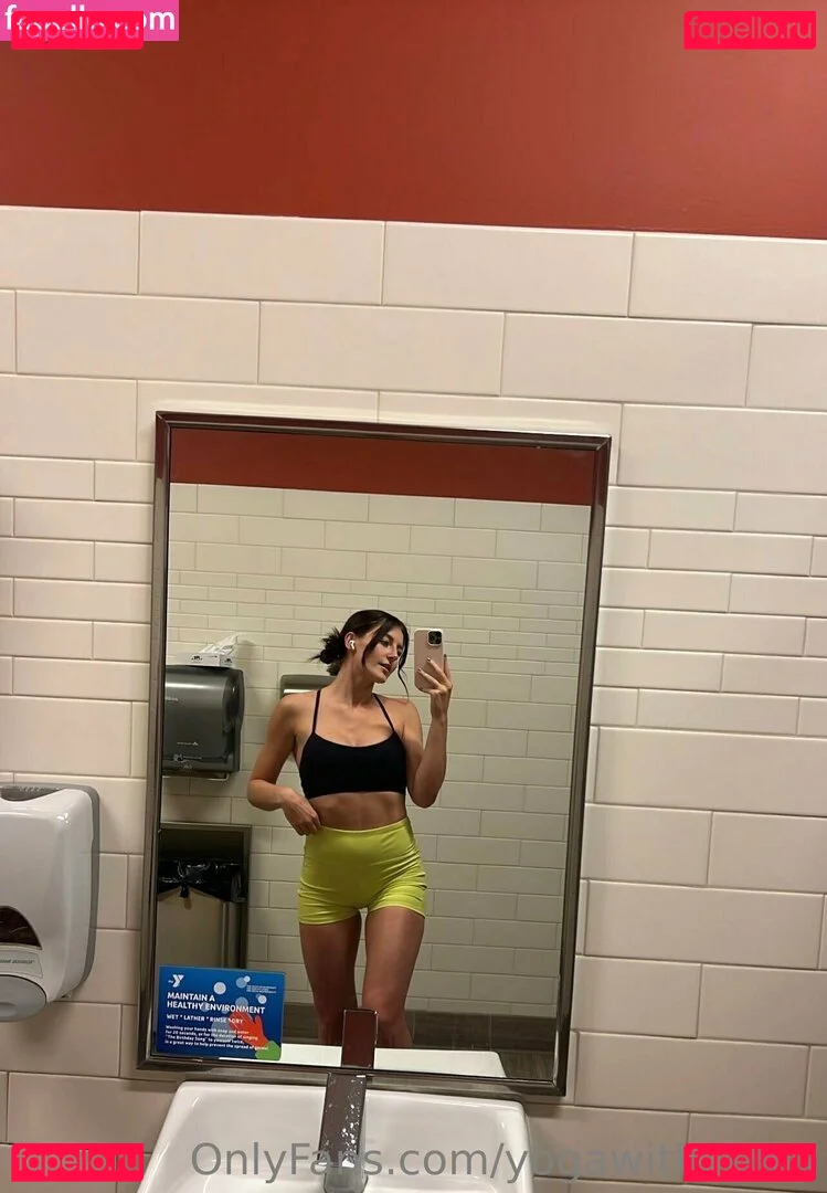 yogawithemily Onlyfans Photo Gallery 