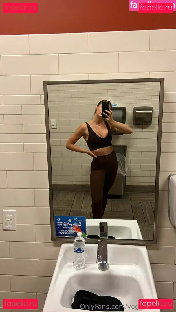 yogawithemily Onlyfans Photo Gallery 