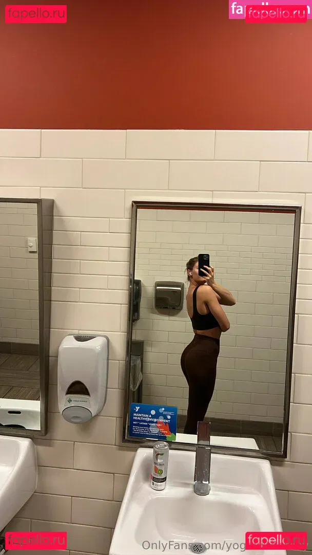 yogawithemily Onlyfans Photo Gallery 