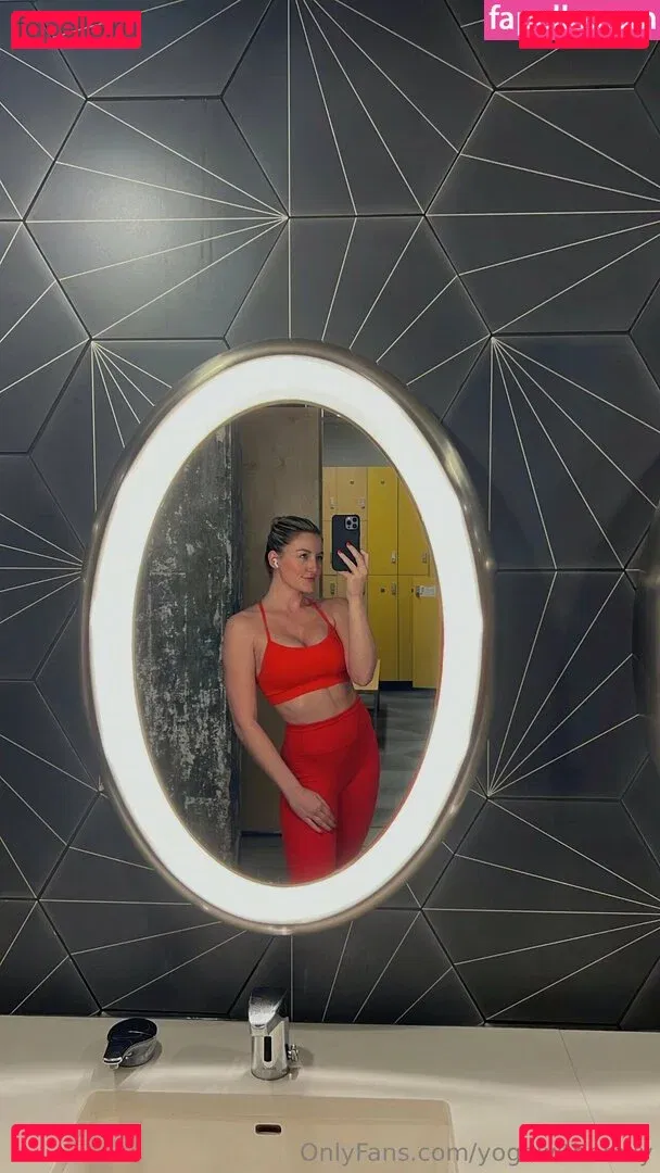 yogawithemily Onlyfans Photo Gallery 