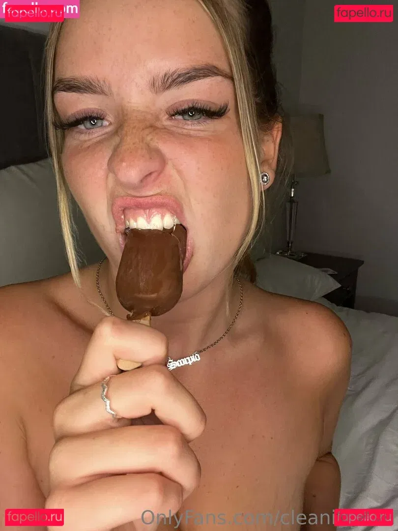 cleaningana Onlyfans Photo Gallery 