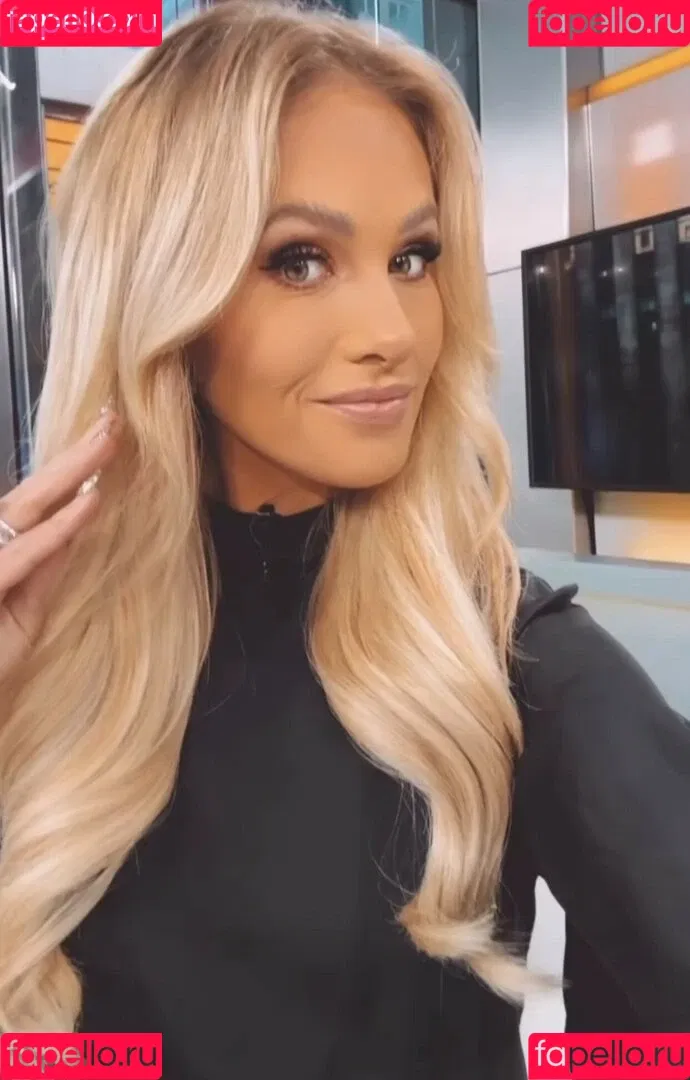 Tomi Lahren Onlyfans Photo Gallery 