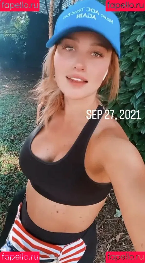 Tomi Lahren Onlyfans Photo Gallery 