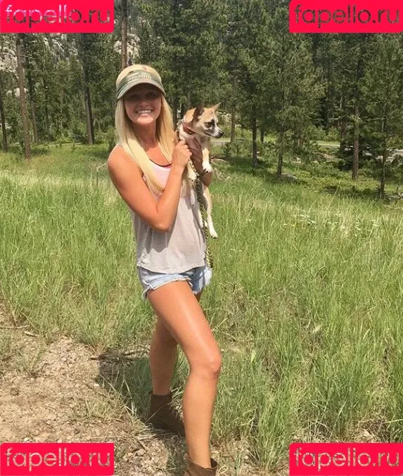 Tomi Lahren Onlyfans Photo Gallery 