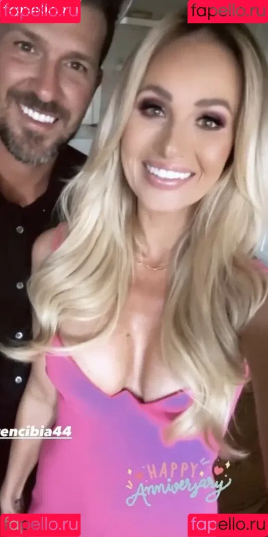 Tomi Lahren Onlyfans Photo Gallery 
