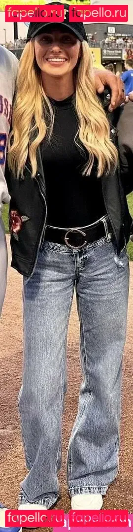 Tomi Lahren Onlyfans Photo Gallery 