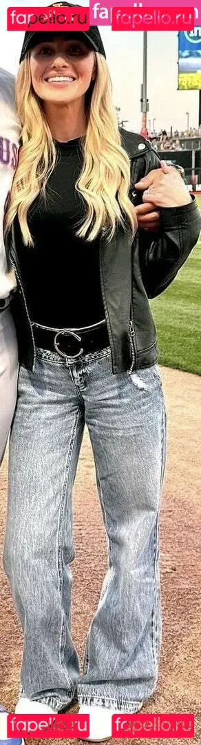 Tomi Lahren Onlyfans Photo Gallery 