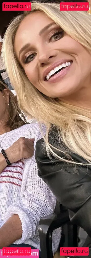 Tomi Lahren Onlyfans Photo Gallery 