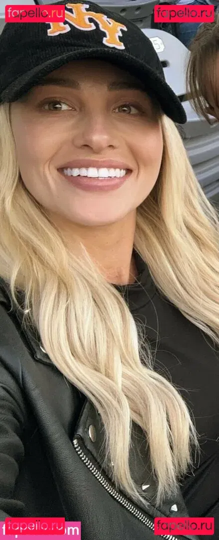 Tomi Lahren Onlyfans Photo Gallery 