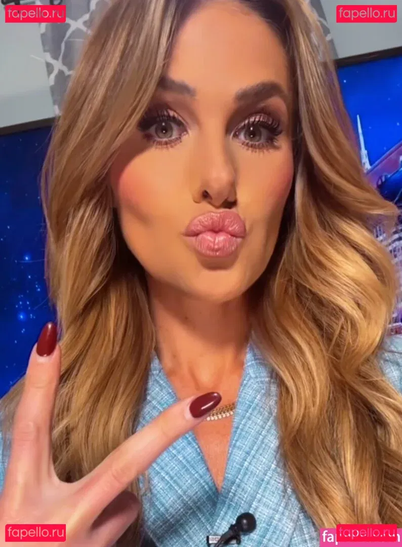 Tomi Lahren Onlyfans Photo Gallery 