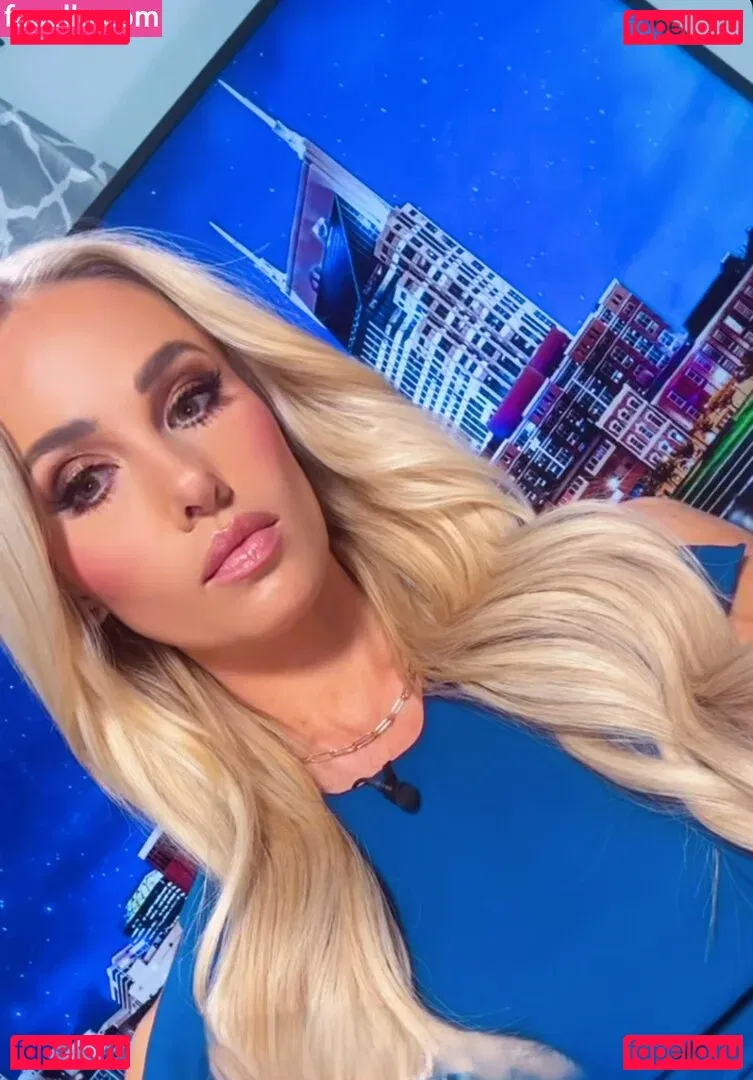 Tomi Lahren Onlyfans Photo Gallery 