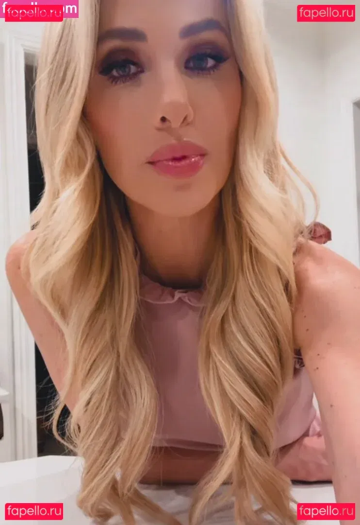 Tomi Lahren Onlyfans Photo Gallery 